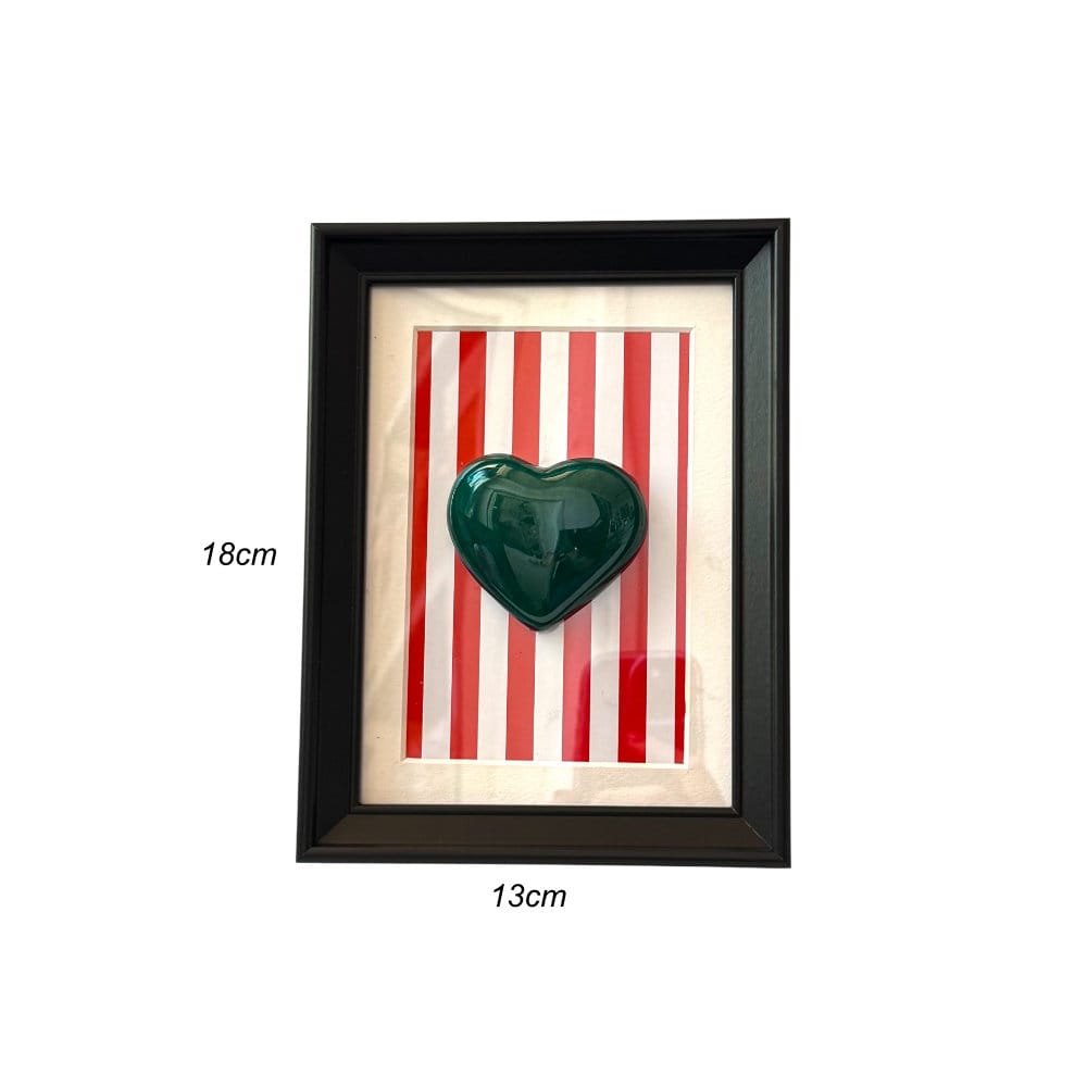 Cornice con cuore verde ottanio e sfondo a strisce misure 13x18cm